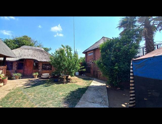 FARM FOR SALE IN KAMEELDRIFT WEST
